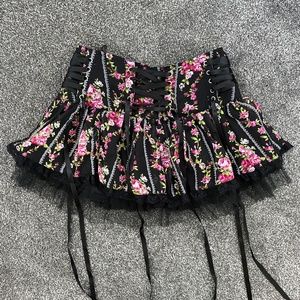 Hell bunny floral skirt size S